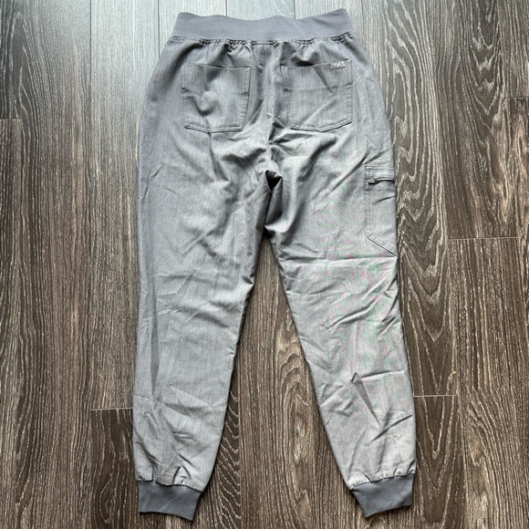 Figs high waisted Zamora jogger scrubs - Picture 2 of 3